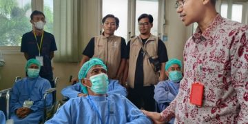 Bakti Sosial Terintegrasi 2026, Kemensos Kolaborasi dengan AMCF Berikan Layanan Katarak Gratis