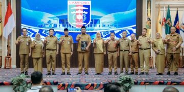 Jaga Stabilitas Pemerintahan, I Komang Koheri Terima SK Plt Bupati Lampung Tengah