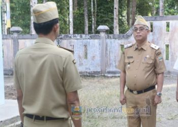 Pimpin Upacara di Krui, Armand Achyuni Ajak Siswa Pesisir Barat Ciptakan Lingkungan Belajar yang Aman