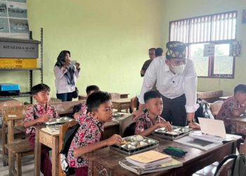 Bupati Egi dan Kajati Lampung Sidak Program MBG di Natar, Pastikan Tepat Sasaran