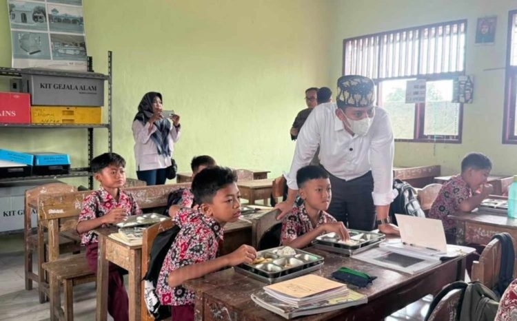 Bupati Egi dan Kajati Lampung Sidak Program MBG di Natar, Pastikan Tepat Sasaran