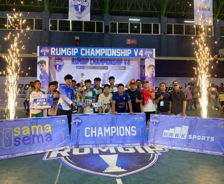 Menang Tipis 3-2 di Partai Final, Skuad MTSN 4 Lampung Selatan Angkat Trofi di GOR UIN RIL