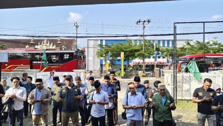 Bertolak ke Tambakberas, Kiai Ihya Ulumudin Ingatkan Semangat Khidmah 100 Delegasi NU Lampung