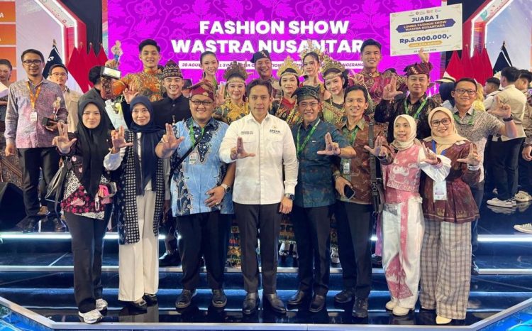 Spirit of Krakatoa Antar Tapis Lampung Selatan Sabet Juara I Fashion Show Wastra Nusantara di AOE 2026