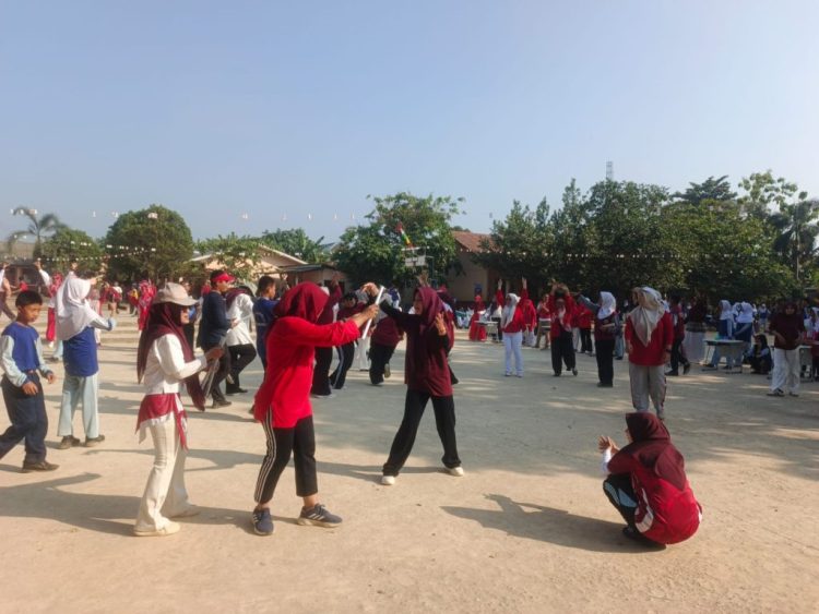 Tanamkan Jiwa Nasionalisme, SMPN 11 Palembang Gelar Lomba Pengucapan UUD 1945 hingga Permainan Tradisional