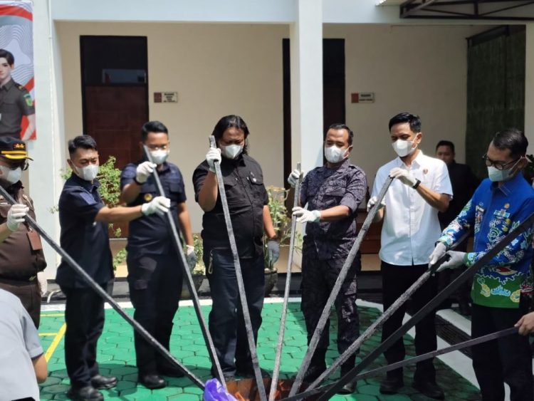 Lapas Kotaagung Ikuti Pemusnahan Barang Bukti Inkracht di Kejari Tanggamus