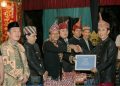 Tutup Festival Nyambai 2026, Bupati Pesisir Barat Ajak Pemuda Bangga Adat Saibatin