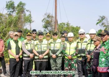 Buka Akses Empat Pekon di Bangkunat, Bupati Dedi Irawan Letakkan Batu Pertama Jembatan Way Pemerihan