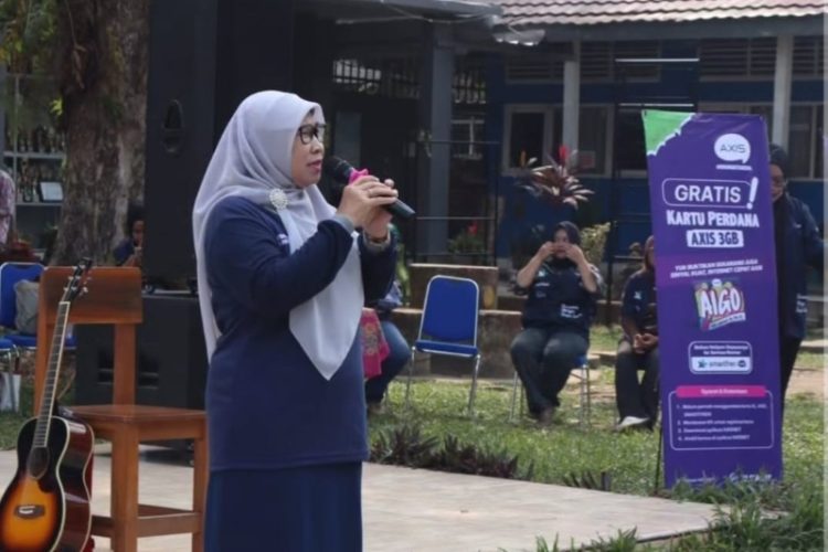 School Visit AXIS Perkuat Kolaborasi Dunia Usaha dan Pendidikan di SMAN 14 Palembang