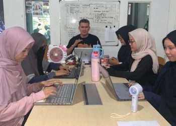 Mahasiswa UIN RIL Ikuti Pelatihan Penulisan Berita dan Opini Berbasis AI di JMSI Lampung