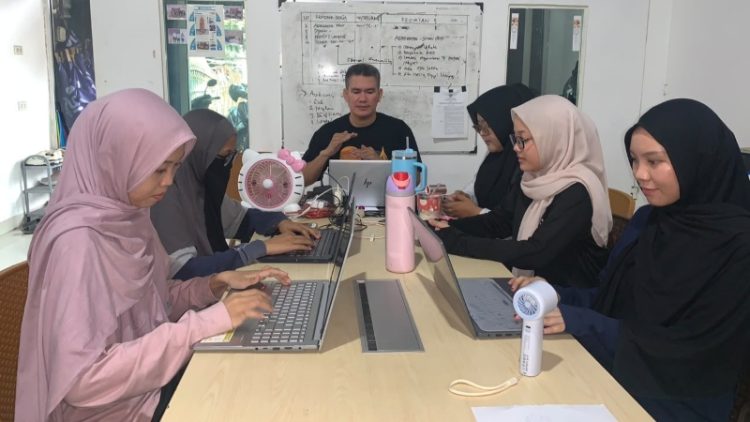Mahasiswa UIN RIL Ikuti Pelatihan Penulisan Berita dan Opini Berbasis AI di JMSI Lampung