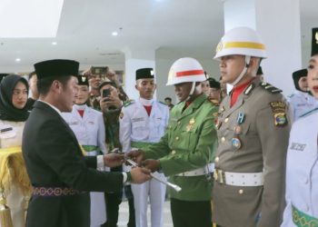 Siap Berkibar di Lapangan Merdeka Labuhan Jukung, Paskibraka Pesisir Barat 2026 Resmi Dikukuhkan