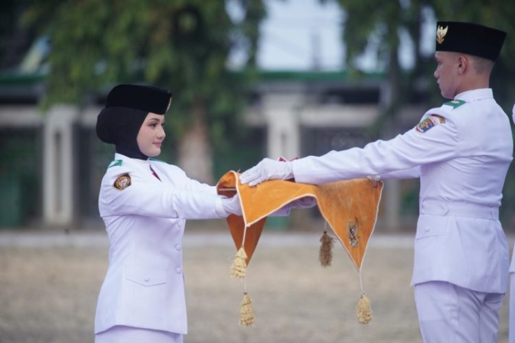 Wagub Jihan Ikuti Upacara Penurunan Bendera HUT ke-81 RI di Lampung