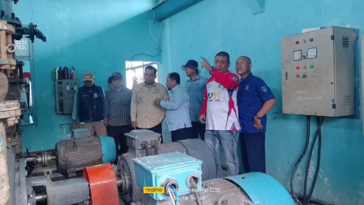 Bupati Askolani Tinjau Distribusi Air Bersih Merah Mata-Kenten Laut
