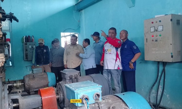 Bupati Askolani Tinjau Distribusi Air Bersih Merah Mata-Kenten Laut