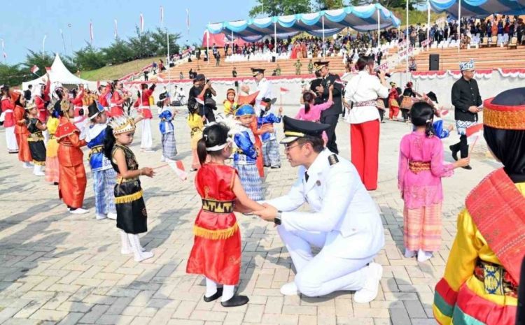 Usai Upacara, HUT ke-81 RI di Menara Siger Berubah Jadi Pesta Kebersamaan