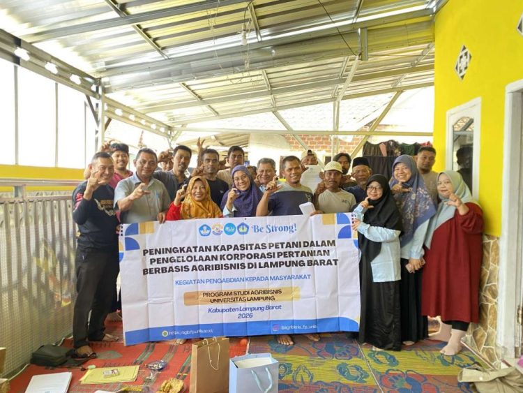 Gandeng Disbunnak Lambar, Tim Dosen Unila Dampingi Petani Kopi Menuju Korporasi