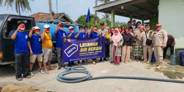 Atasi Krisis Kekeringan di Bakauheni, Karang Taruna Lampung Pasok Bantuan Air Bersih