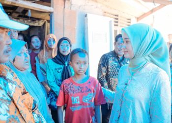Sambangi Rumah Calon Siswa Sekolah Rakyat, Wagub Jihan Siapkan Bantuan Bedah Rumah