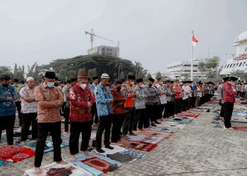 Hadapi Kemarau dan Dampak Erupsi GAK, Pemprov Lampung Gelar Shalat Istisqa