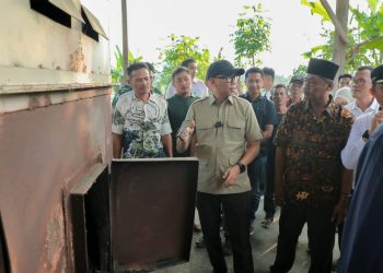 Pangkas Waktu Jemur Jadi 12 Jam, Petani Suoh Apresiasi Mesin Pengering Gabah dari Gubernur Mirza