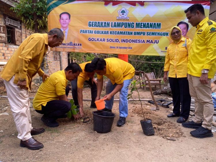 Konsolidasi Partai dan Rawat Bumi, Golkar Way Kanan Gelar Muscam Sekaligus Gerakan Lampung Menanam