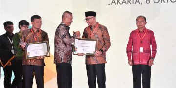 Gubernur Rahmat Mirzani Djausal Terima Penghargaan KPK Berkat Muatan Lokal Berintegritas