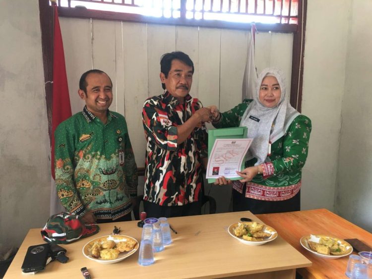 Lengkapi Berkas Administrasi, DPC Laskar Merah Putih Pesisir Barat Resmi Kantongi SKK Kesbangpol