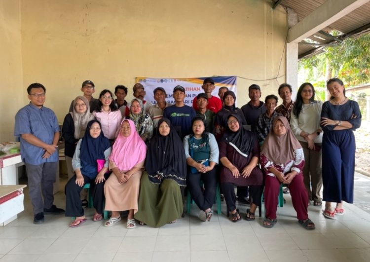 Ubah Rumput Laut Jadi Plastik Ramah Lingkungan, Tim FP Unila Dampingi Pembudidaya di Ketapang