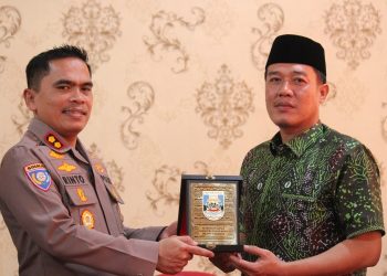 Kapolres Pesisir Barat Sambut Kunjungan Bupati dan Wakil Bupati, Bahas Penguatan Sinergitas