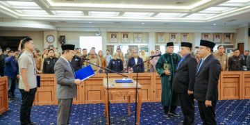Sekdaprov Lampung Lantik Dua Pejabat Pimpinan Tinggi Pratama Pemprov Lampung