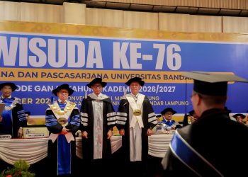 Wisuda ke-76 UBL, Pemprov Lampung Ajak Lulusan Muda Berkontribusi bagi Daerah